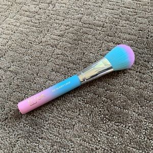 The Beauty Crop - Fineapple Powder Brush F203